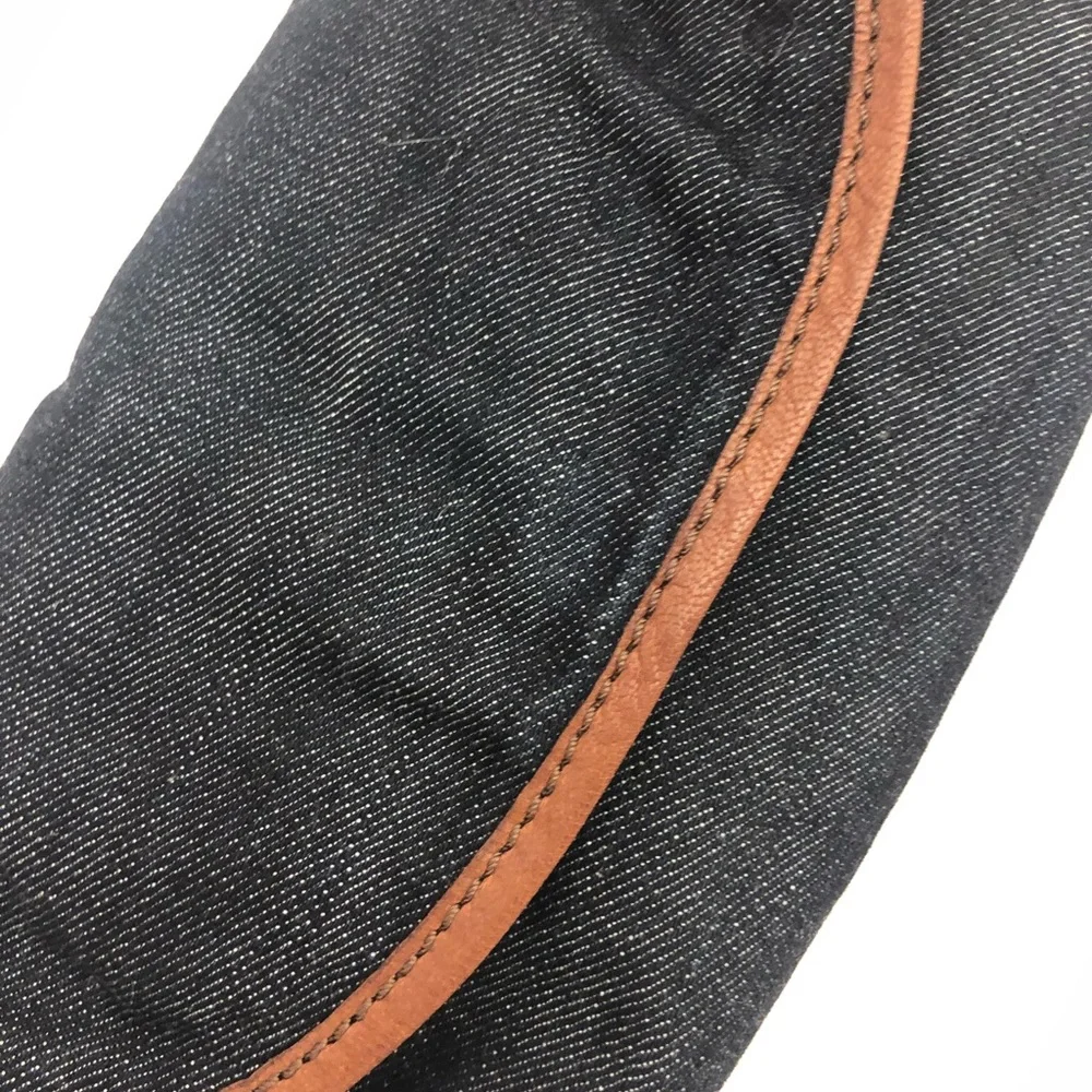 Lucky Brand Cute and Functional Denim With Leather Trim Wristlet - Picture 5 of 11